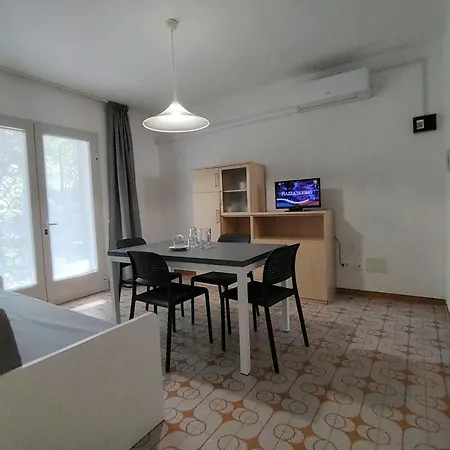 Contemporary Flat Near The Of Lägenhet *